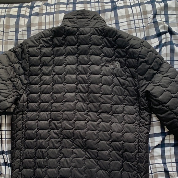 The North Face Men’s Thermoball Jacket - Picture 2 of 8